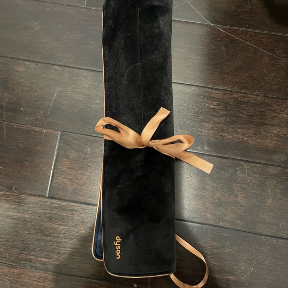 BRAND NEW DYSON STRAIGHTER!!!!! only used once. In perfect condition. - Picture 3 of 5